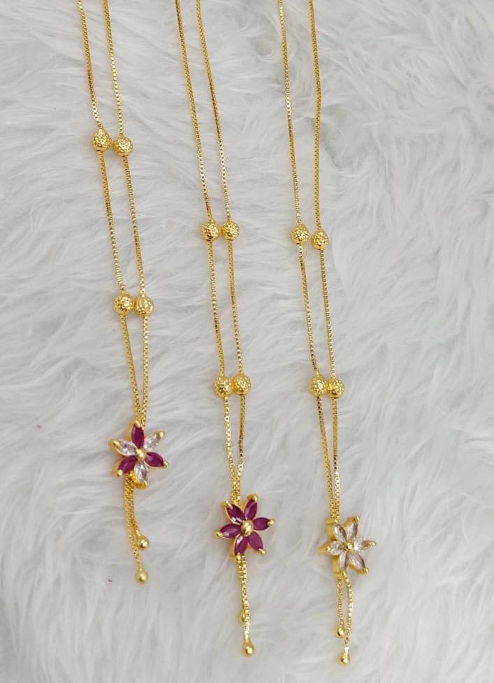 Elegant Floral 18 Inches Short Necklace