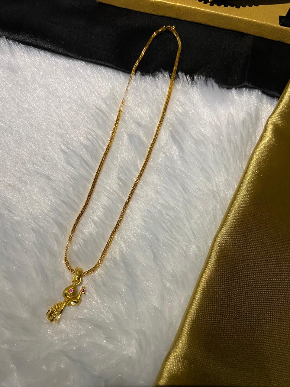 18 Inches Box Chain with Mayil Dollar