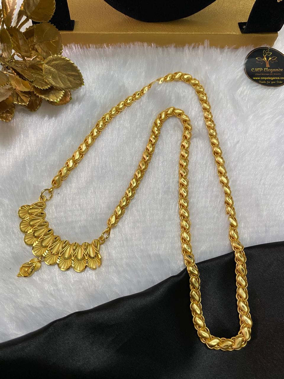 Gram Polished Forming Dollar with Thick Forming Chain (Sundari Design) – CMP25527