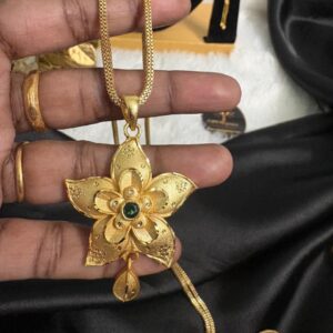 Forming 5 Petal Flower Dollar with Micro Square Chain + CMP25623