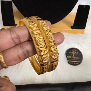 Forming Flower Design Bangle – CMP26856