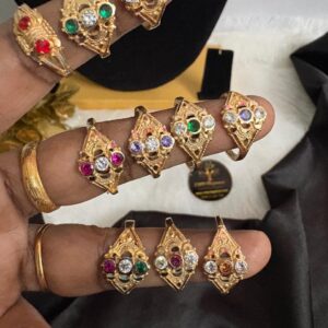 Classic 3 Stone Impon Finger Ring CMP26923