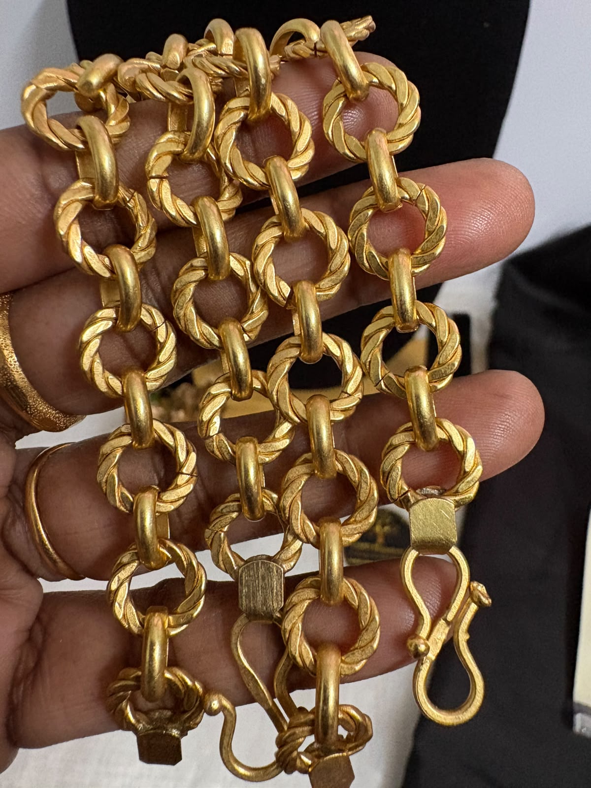 Thick Impon Circle Bracelet – CMP261157 - Image 5