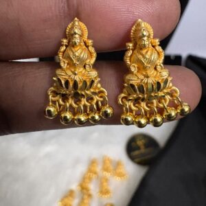 Forming Lakshmi Design Stud – Gold Replica Design – CMP261182