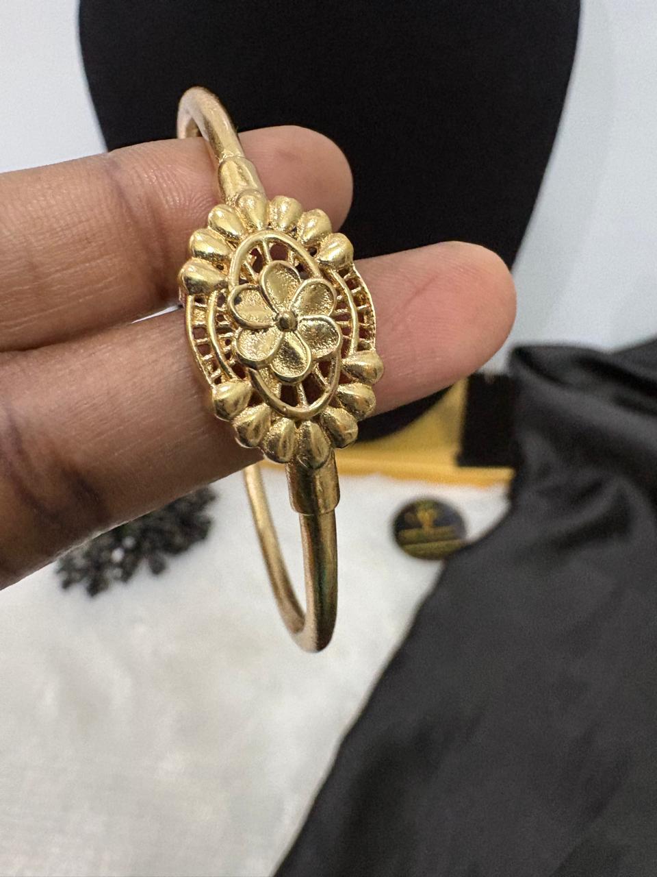 Impon/Panchalogha Unpolished Durable Oval Flower Design Kada – CMP261291 - Image 3