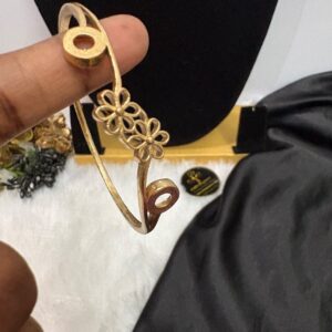 Impon Panchalogha Unpolished Flower Design Kada – CMP261301