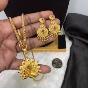 Forming Peacock Dollar with Micro Kodi Chain and Earrings – CMP261356